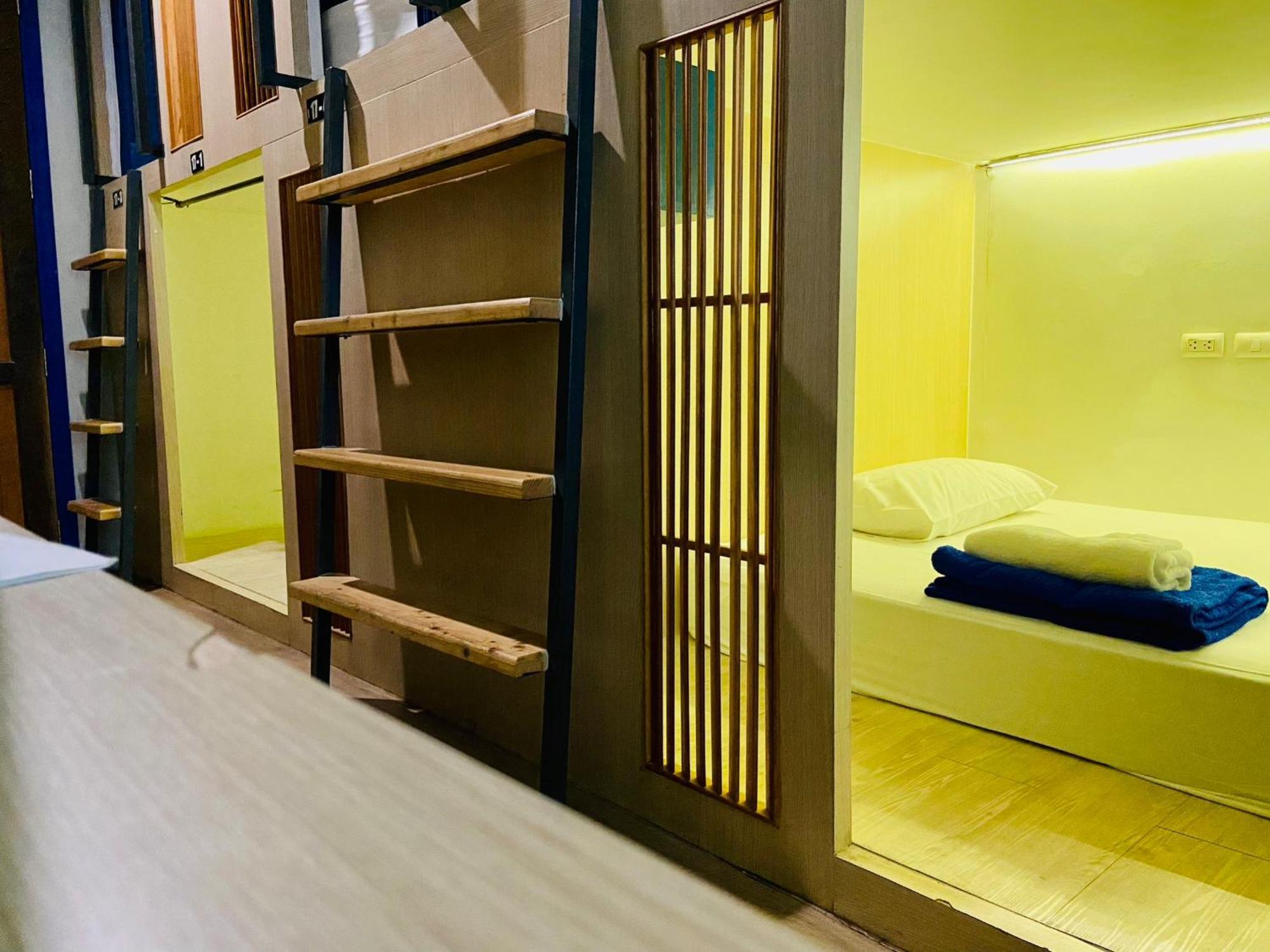 Prince Theatre Heritage Stay Hostel - Silom Bangkok Exterior foto